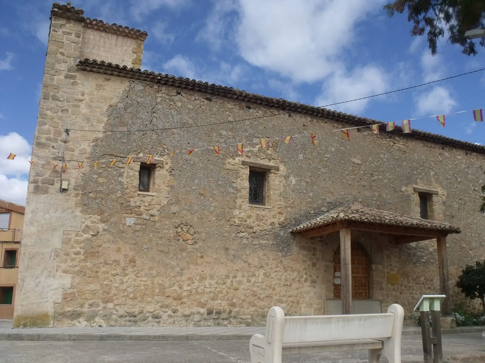 Exterior de la iglesia de Zarzuela