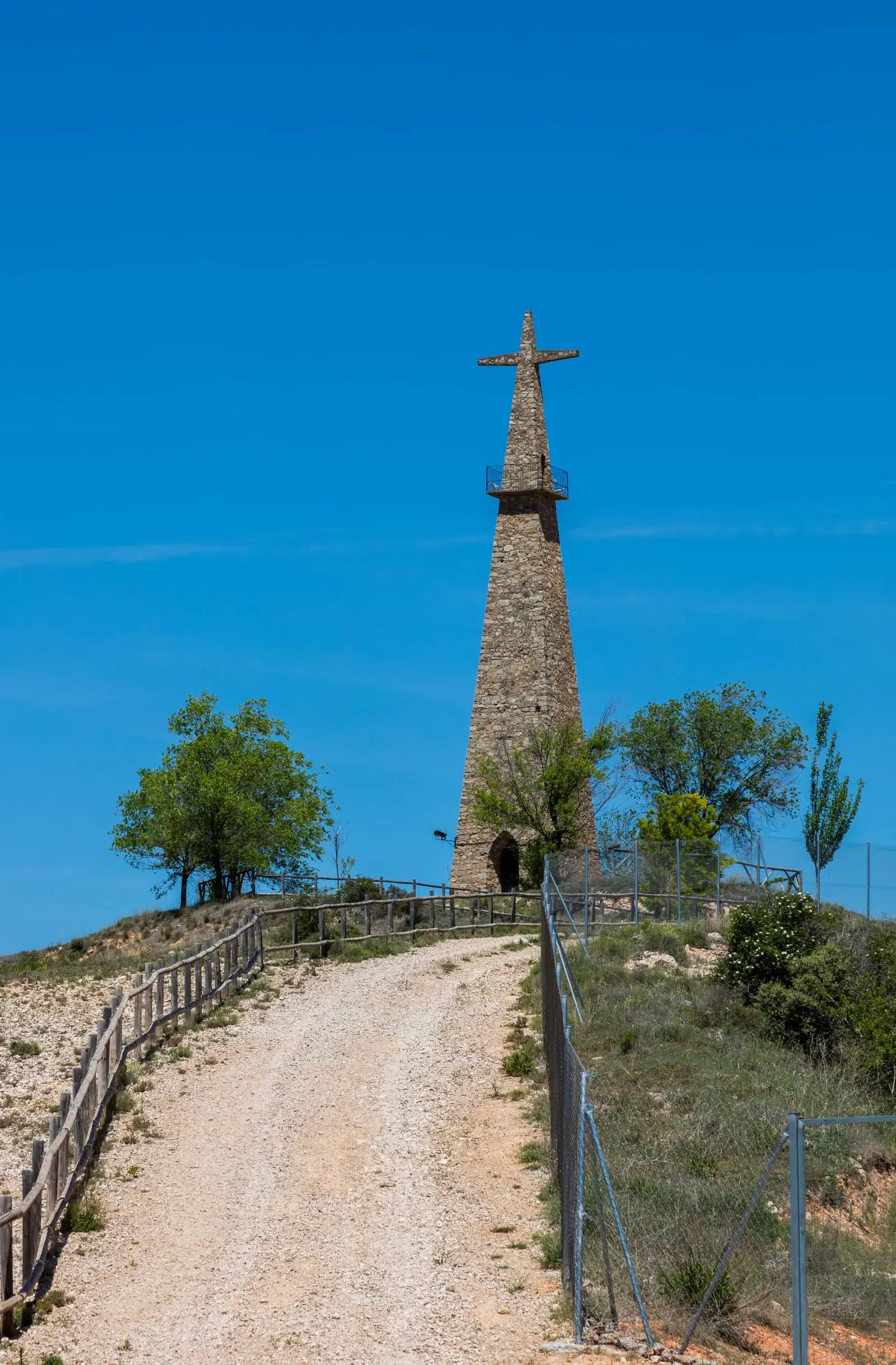 Cruz de piedra en La Frontera