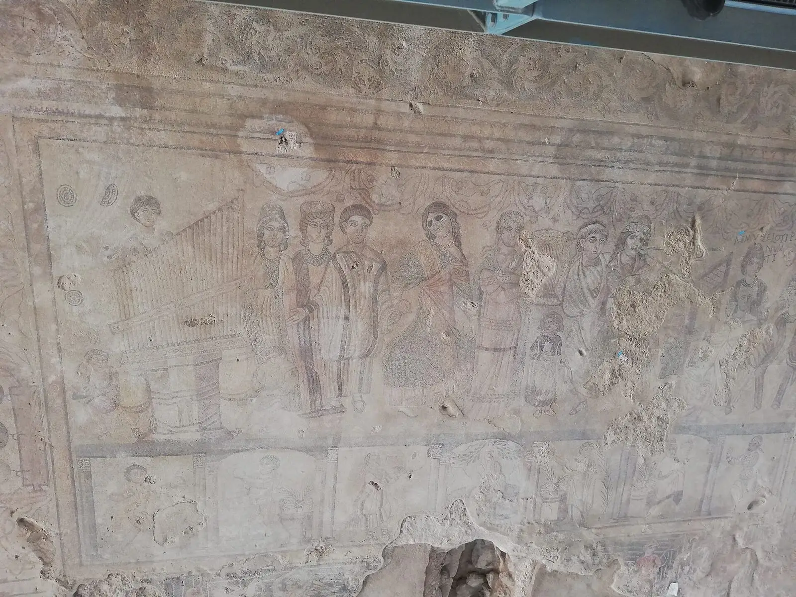 Figuras y cenefas del mosaico de la villa romana de Noheda